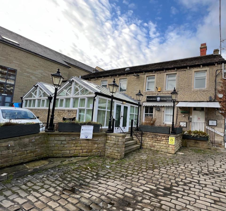 Huddersfield Central Lodge Extérieur photo